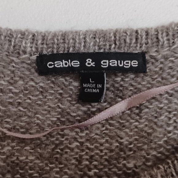 Cable & Gauge Gray Sweater with Black Roses Size Large - Picture 3 of 7